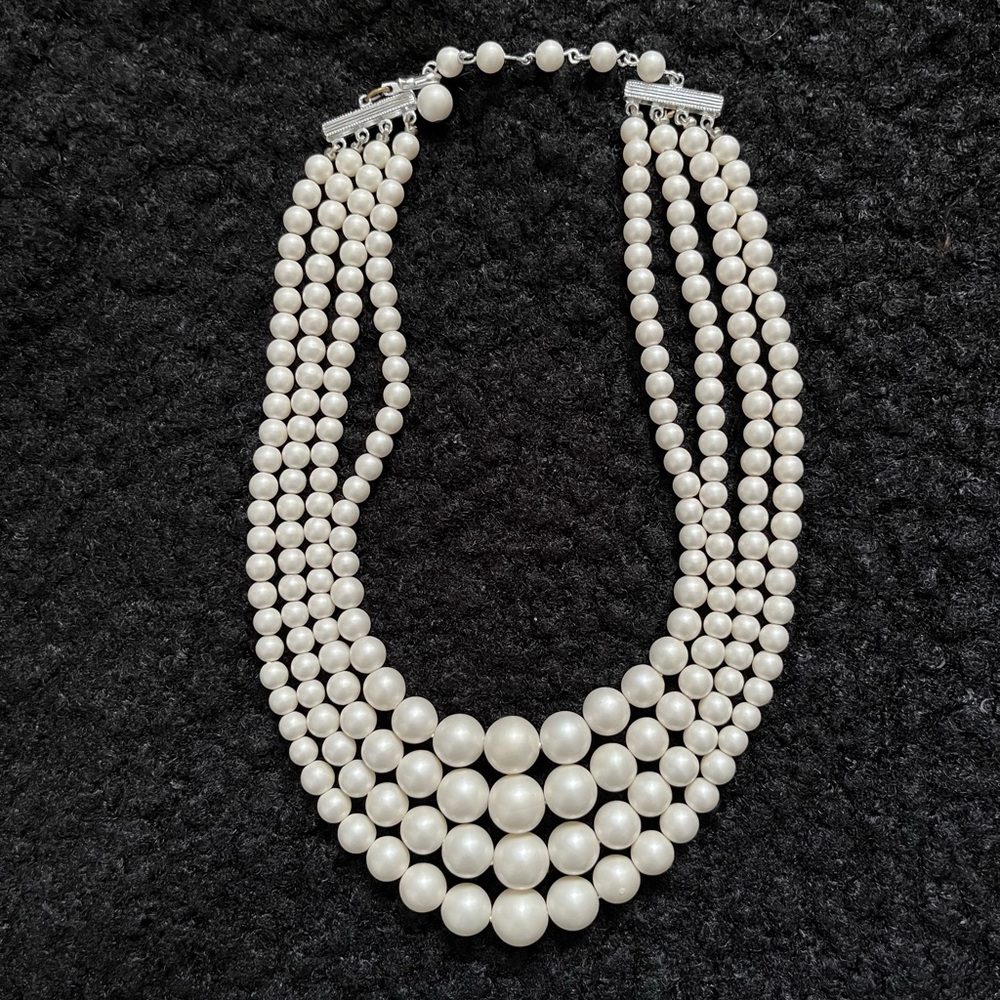 Vintage Mid Century Faux Pearl Necklace